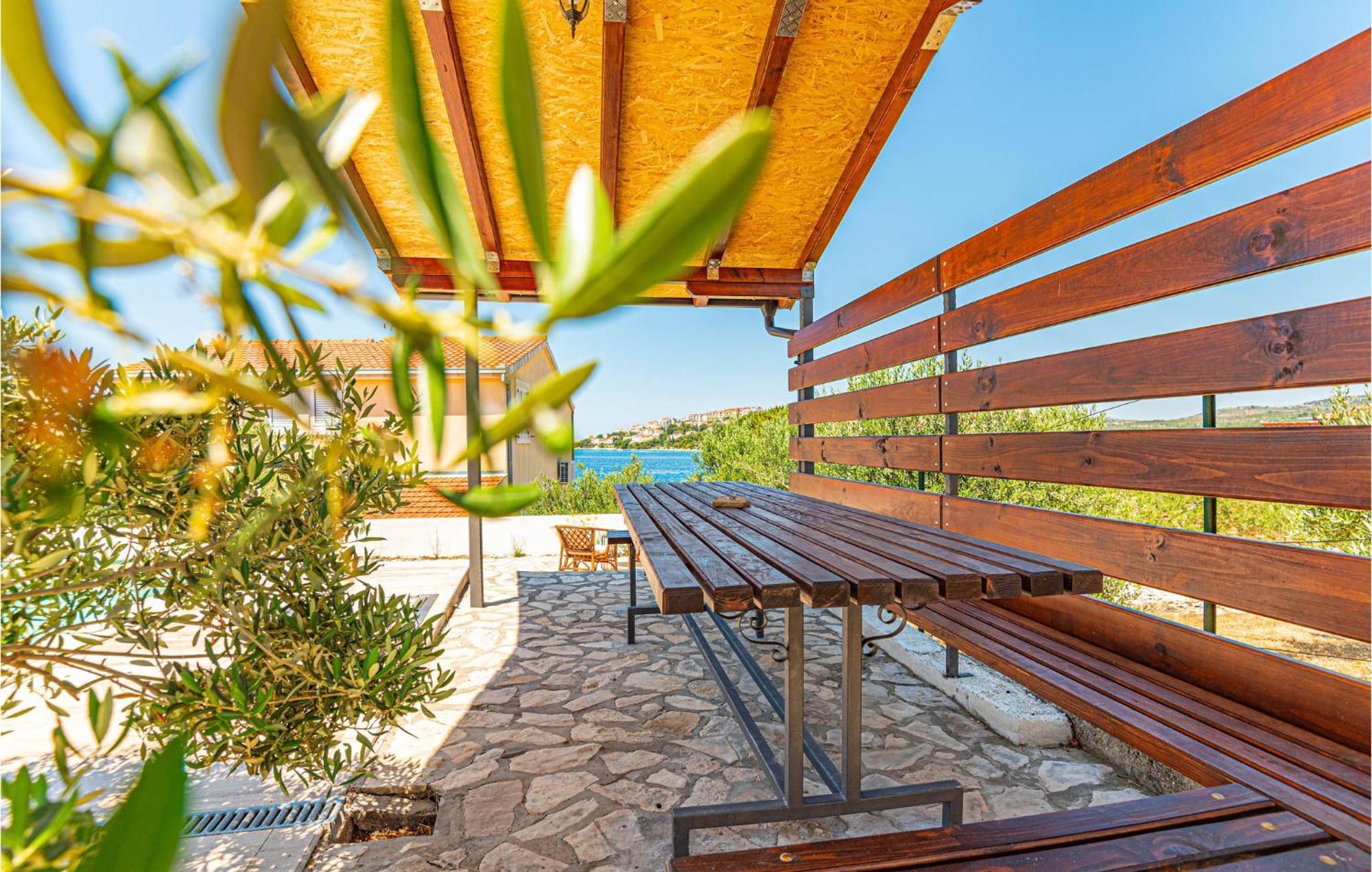Nice Home In Zatoglav With House Sea View Podglavica Exteriör bild