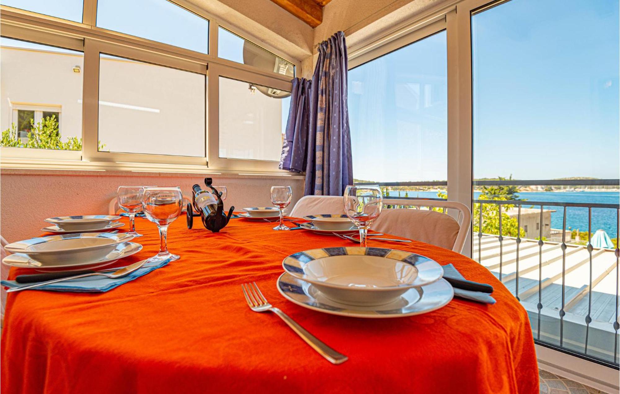 Nice Home In Zatoglav With House Sea View Podglavica Exteriör bild