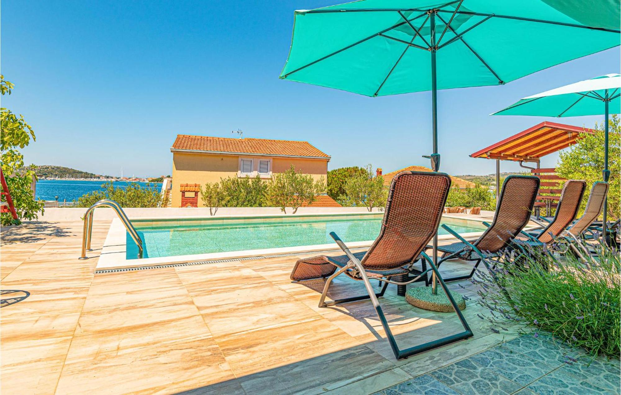 Nice Home In Zatoglav With House Sea View Podglavica Exteriör bild