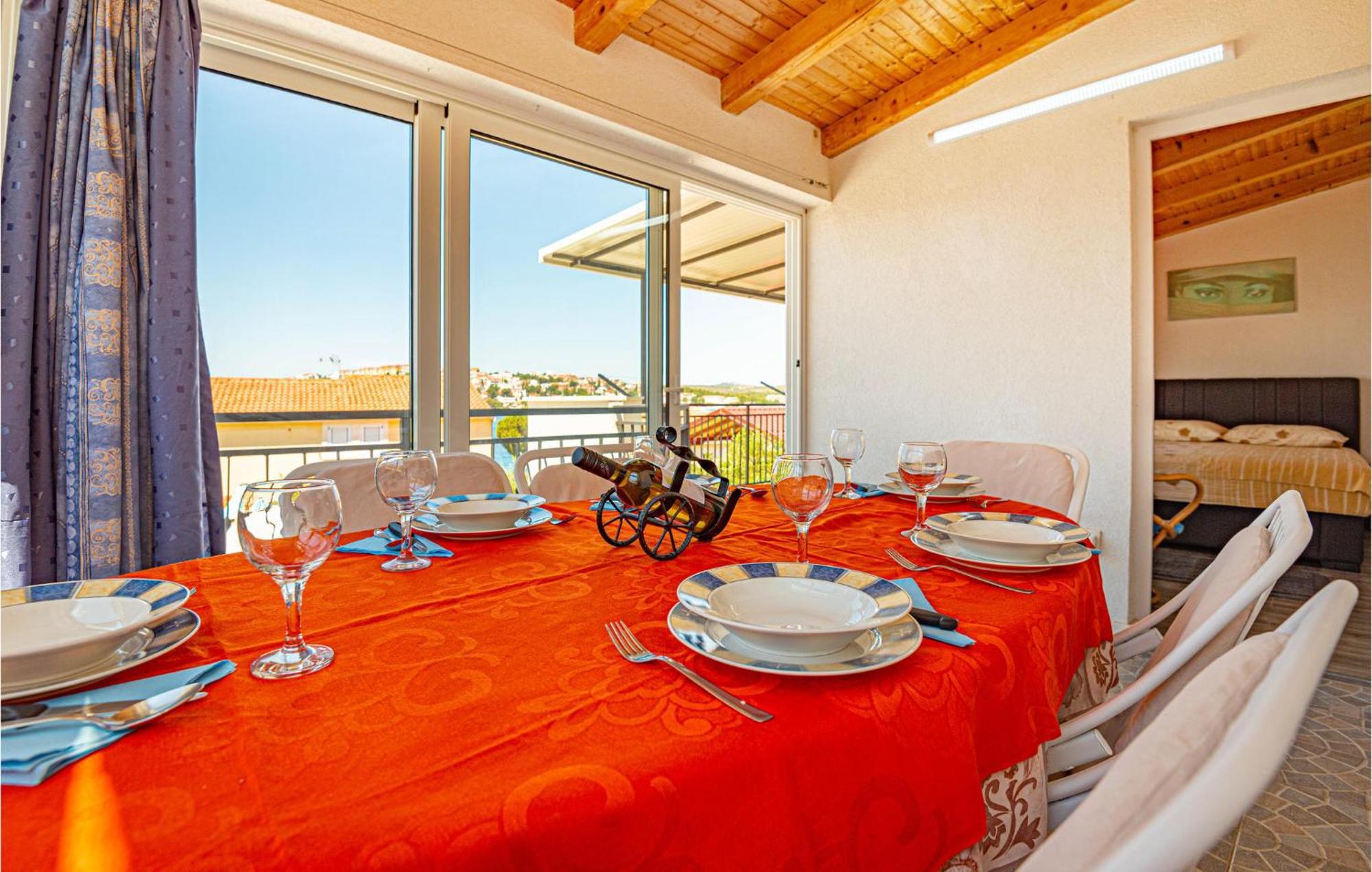 Nice Home In Zatoglav With House Sea View Podglavica Exteriör bild